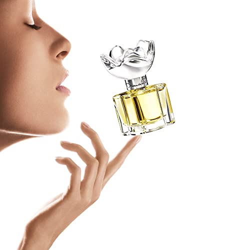 Oscar de la Renta Esprit D'Oscar modern oriental floral perfume for women with bergamot and musk notes