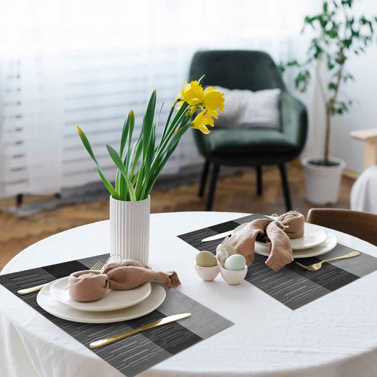HeloHo Black Placemats Set of 4 Heat-Resistant Washable Place Mats Non-Slip Vinyl Woven Table Mats Wipeable Placemat for Kitchen Dining Table Decoration Indoor Outdoor