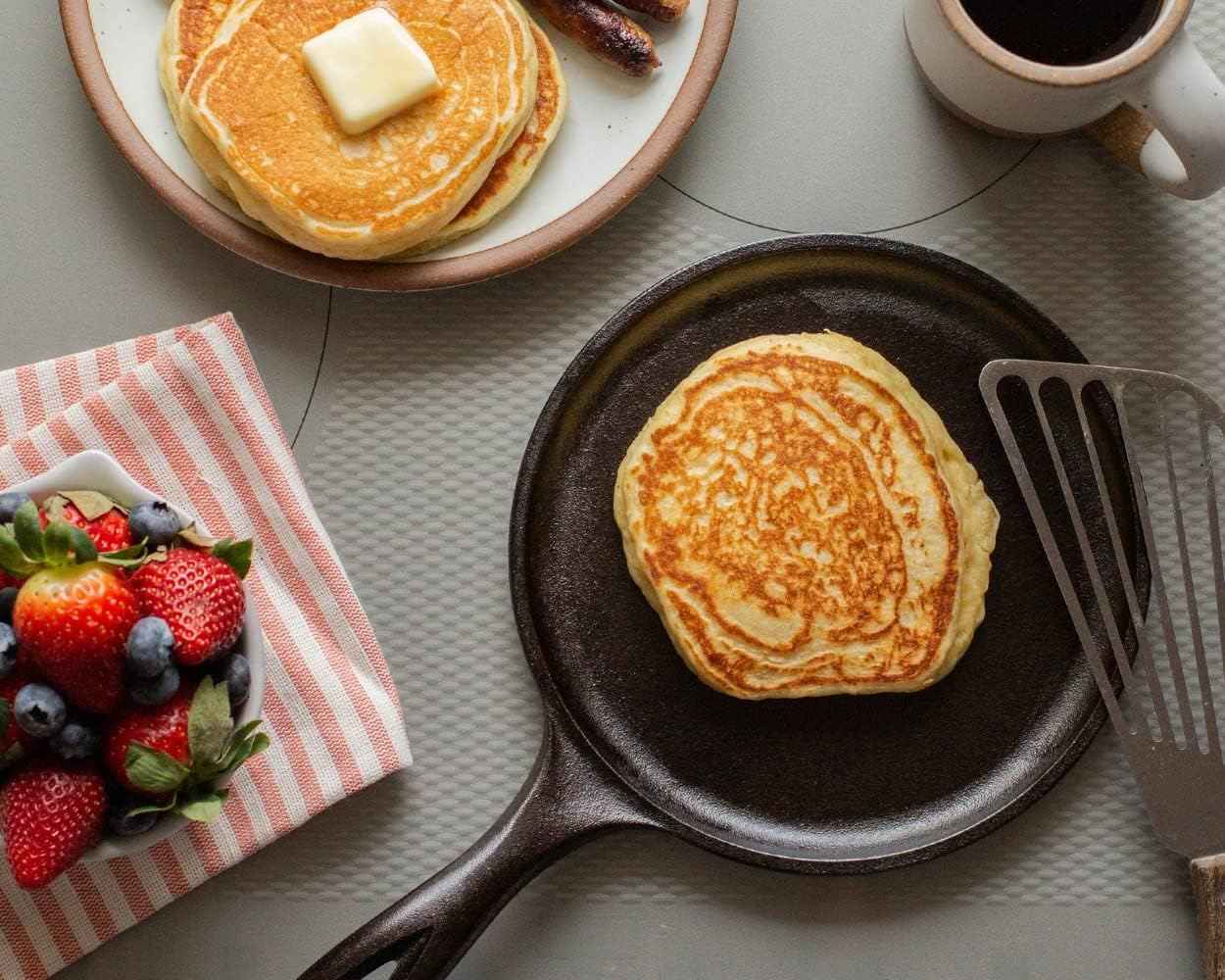 Lodge L9OG3 Cast Iron Round Griddle, Pre-Seasoned, 10.5-inch - Made in USA, Compatible with Stovetop, Oven, Grill & Campfire