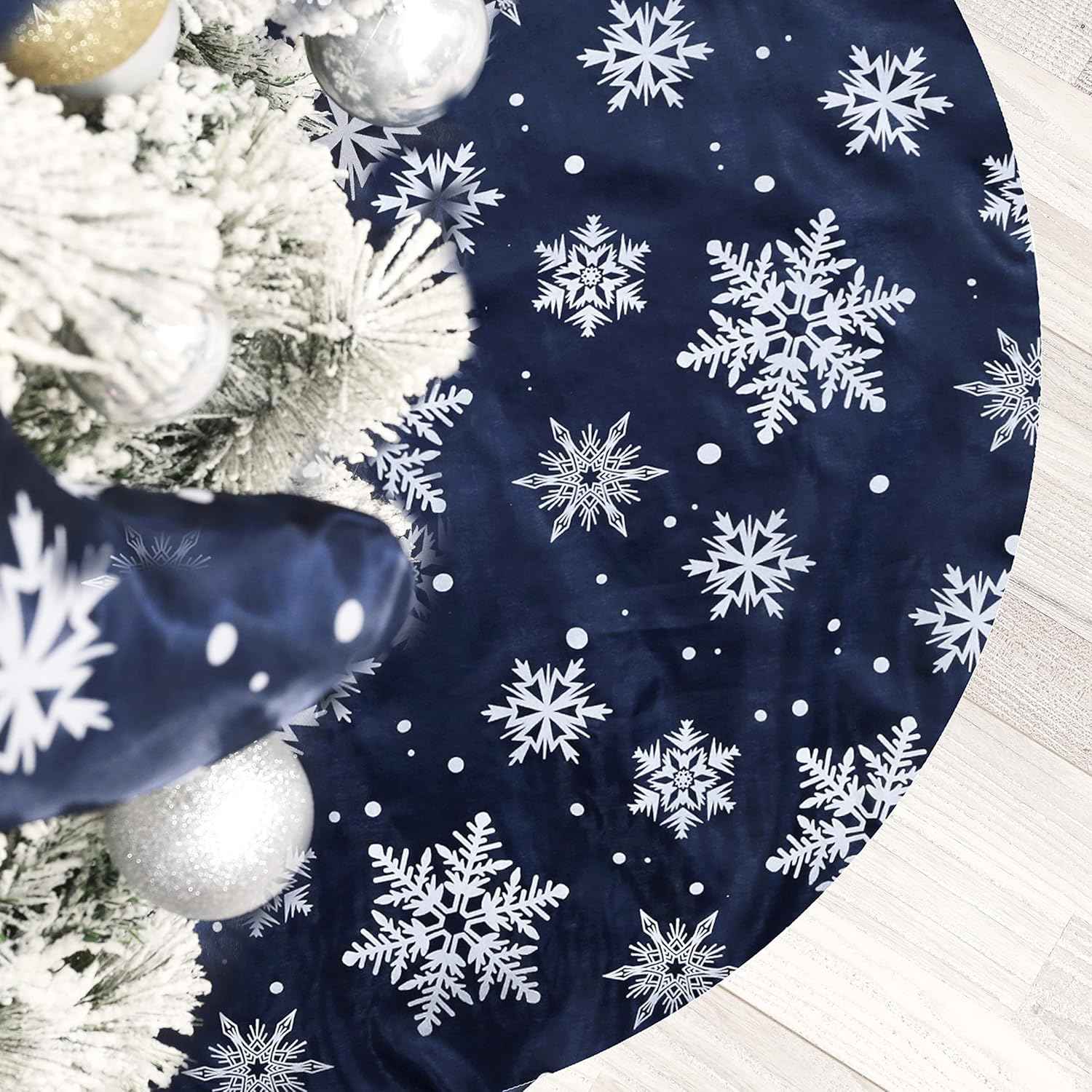 Flash World 48 Inch Large Christmas Tree Skirt Xmas Soft Cover Mat Decor Snowflake Collar Farmhouse Tree Skirt for Holiday Ornaments Party Home Indoor Decorations (Red, 48INCH)